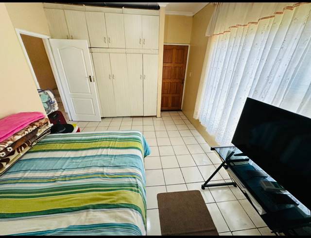 4 BEDROOM FREEHOLD FOR SALE IN EASTWOOD